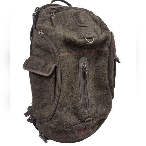 Burton backpack with aux jack - Picture 8 of 15